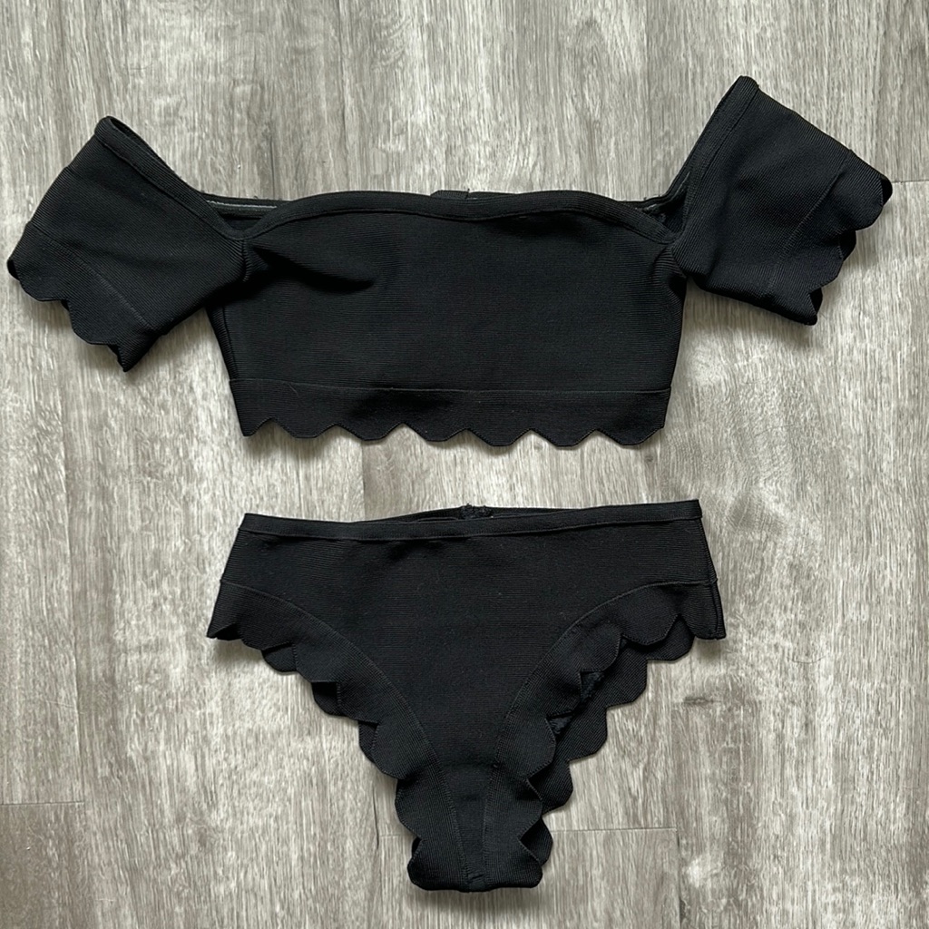 Prettylittlething Black Scallop Off-Shoulder Bikini Set